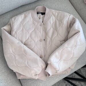 ❌ Sold ❌ Zara Plush Cropped Bomber Jacket - Small